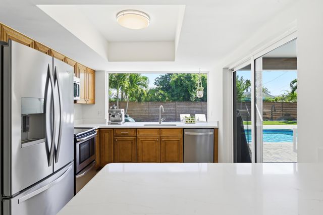 9744 Dahlia Avenue, Palm Beach Gardens, FL 33410