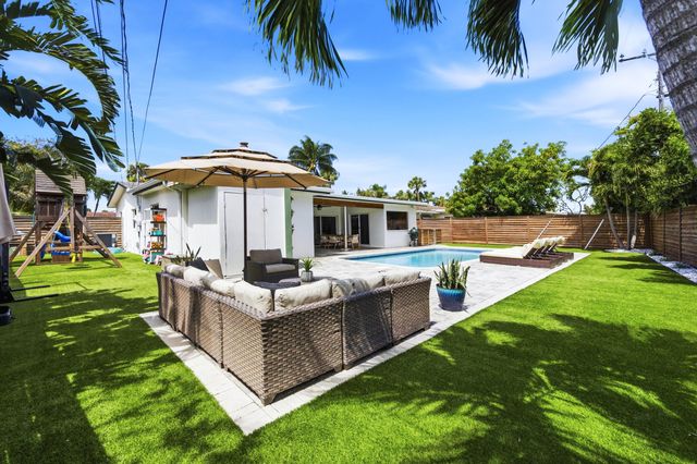 9744 Dahlia Avenue, Palm Beach Gardens, FL 33410