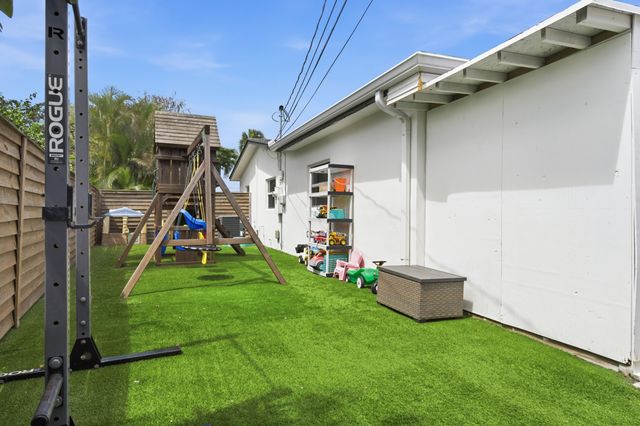 9744 Dahlia Avenue, Palm Beach Gardens, FL 33410