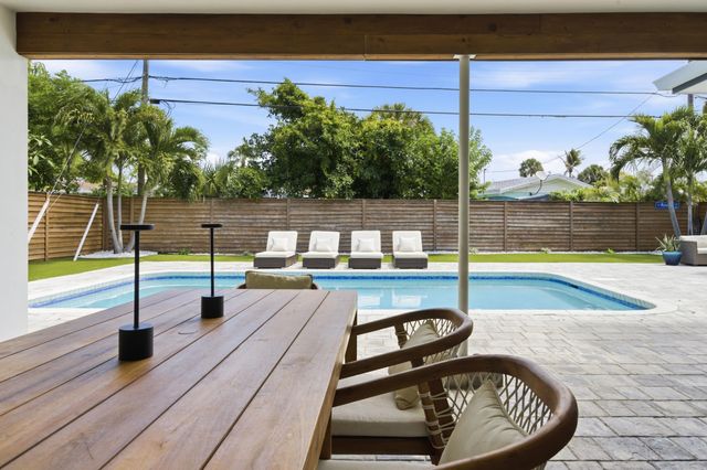 9744 Dahlia Avenue, Palm Beach Gardens, FL 33410