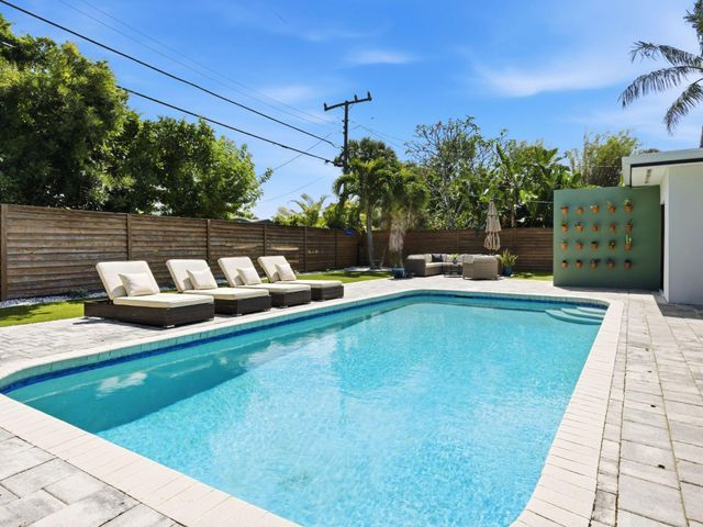 9744 Dahlia Avenue, Palm Beach Gardens, FL 33410