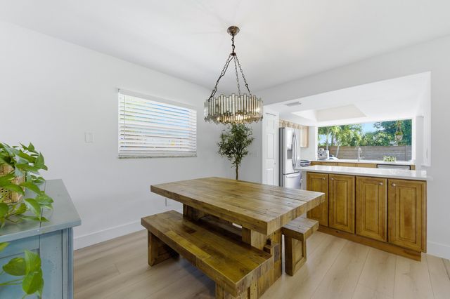 9744 Dahlia Avenue, Palm Beach Gardens, FL 33410