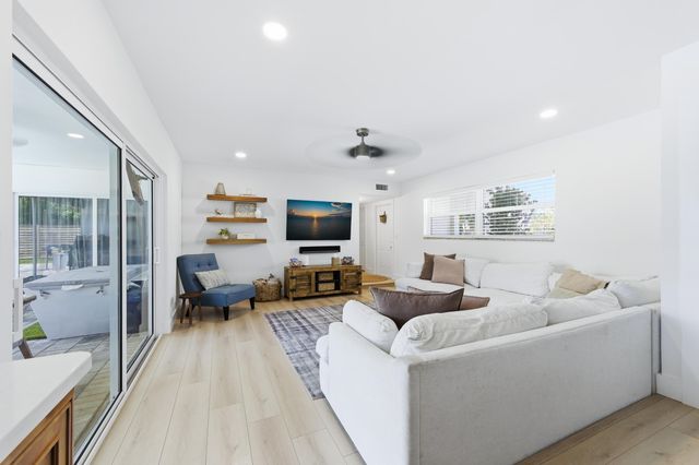 9744 Dahlia Avenue, Palm Beach Gardens, FL 33410