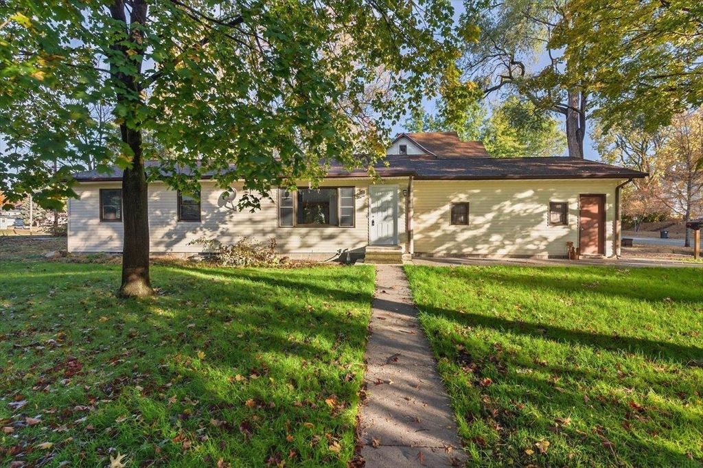 1321 Franklin Street, Cedar Falls, IA 50613