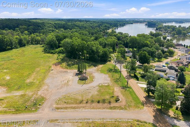 2790 Park Ridge Road, White Lake Charter Township, MI 48386