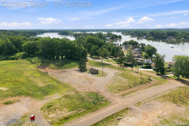 2790 Park Ridge Road, White Lake Charter Township, MI 48386