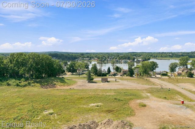 2790 Park Ridge Road, White Lake Charter Township, MI 48386