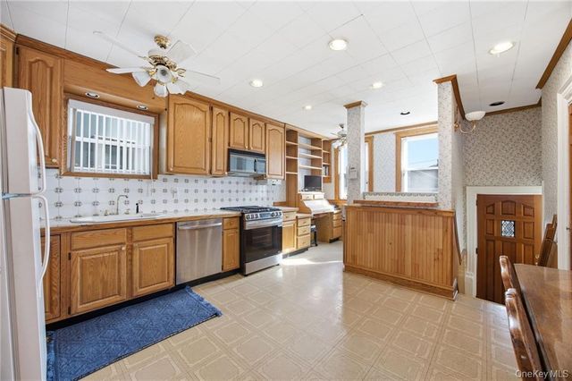 20 77th Street, Brooklyn, NY 11209