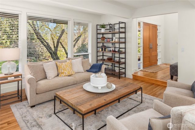 23039 SE 37th Street, Sammamish, WA 98075