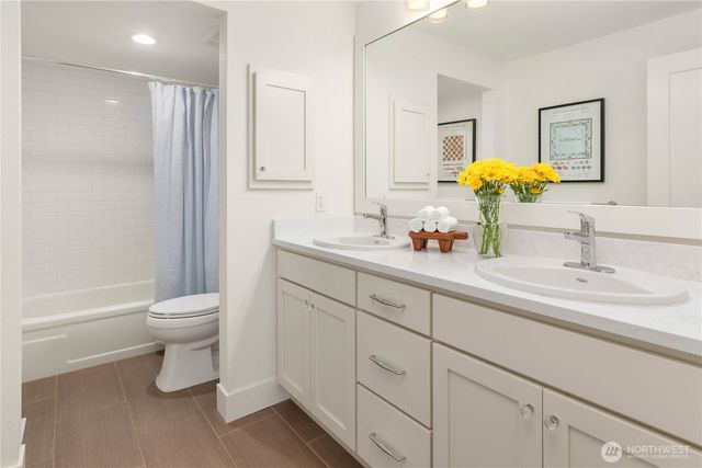 23039 SE 37th Street, Sammamish, WA 98075