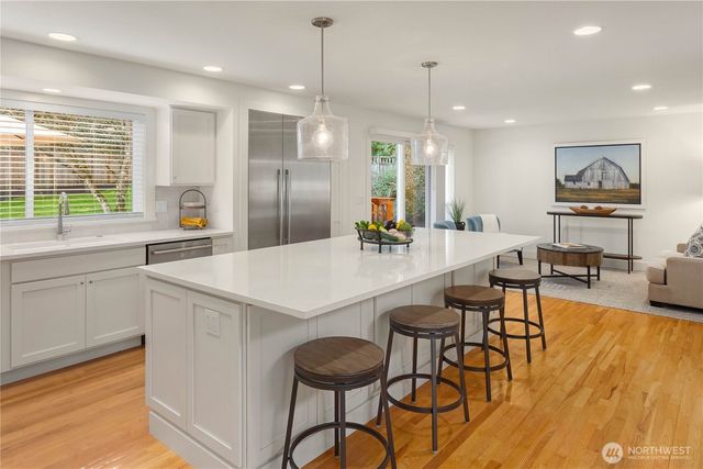 23039 SE 37th Street, Sammamish, WA 98075