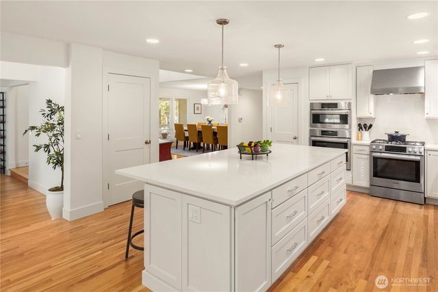 23039 SE 37th Street, Sammamish, WA 98075