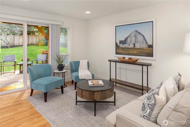 23039 SE 37th Street, Sammamish, WA 98075