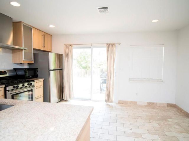 1906 Woodland Ave A, Austin, TX 78741