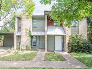 1906 Woodland Ave A, Austin, TX 78741