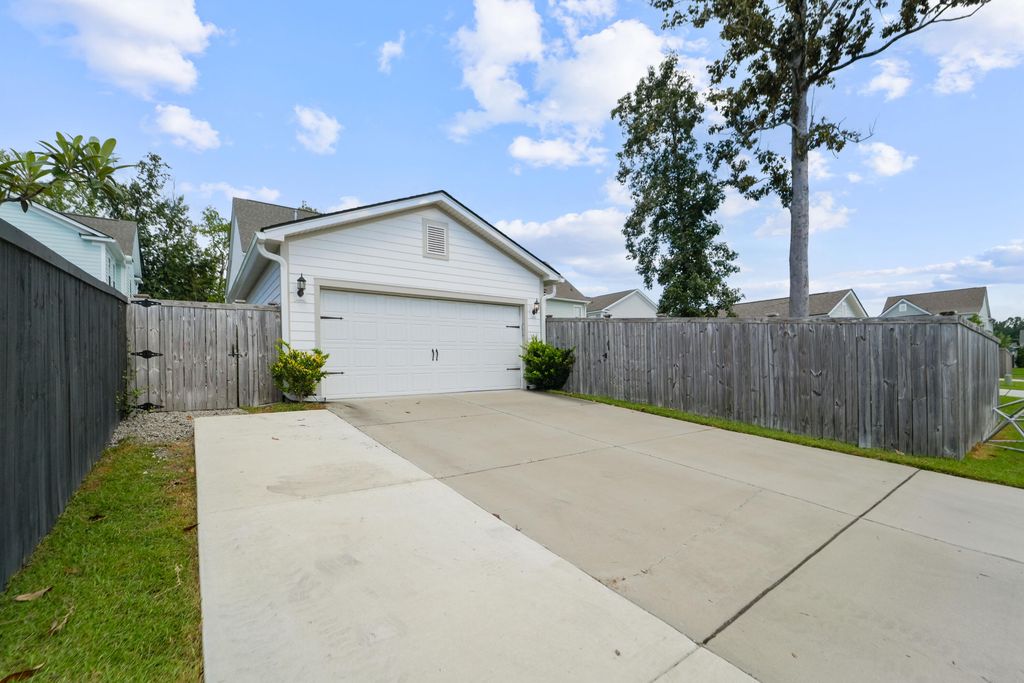 Image 53 of property listing at 1806 Swing Lane, Johns Island, SC 29455
