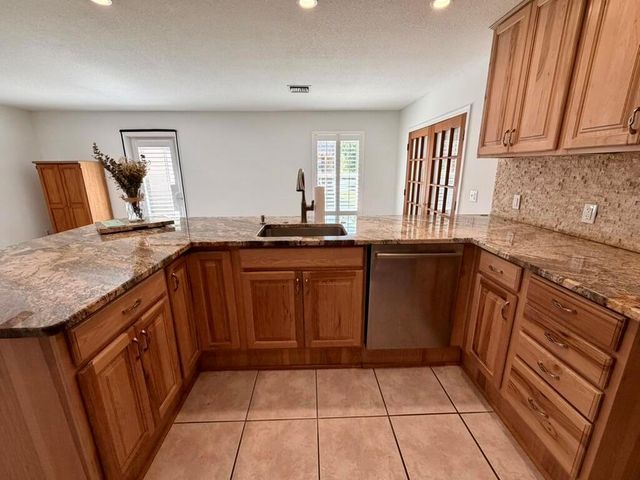 147 Sunflower Circle, Royal Palm Beach, FL 33411