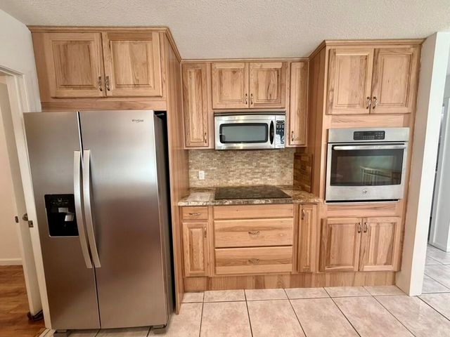 147 Sunflower Circle, Royal Palm Beach, FL 33411