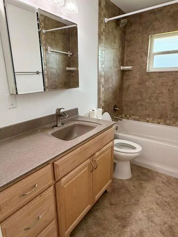 147 Sunflower Circle, Royal Palm Beach, FL 33411
