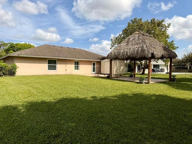 147 Sunflower Circle, Royal Palm Beach, FL 33411