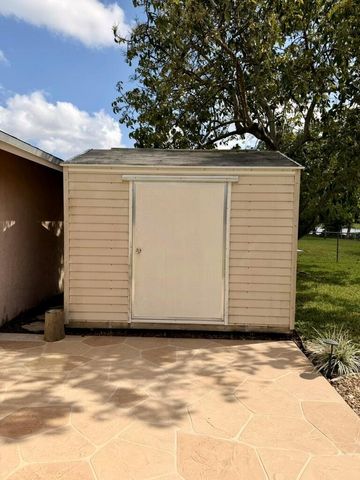 147 Sunflower Circle, Royal Palm Beach, FL 33411
