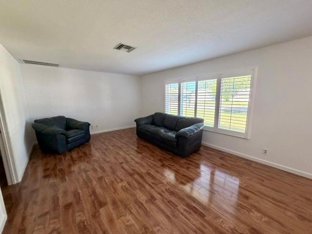 147 Sunflower Circle, Royal Palm Beach, FL 33411