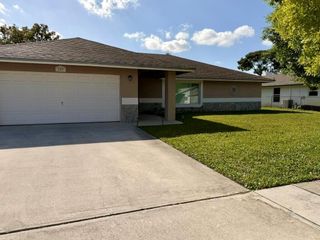 147 Sunflower Circle, Royal Palm Beach, FL 33411