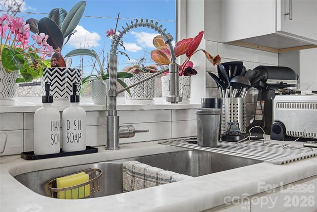 840 E 18th Street C, Charlotte, NC 28205