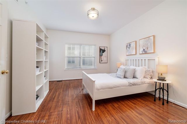 25558 Portico Lane, Novi, MI 48375