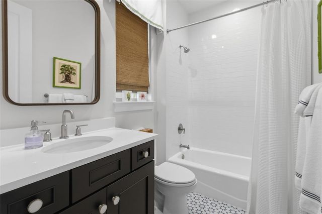 8853 COLONELS COURT, Sarasota, FL 34240