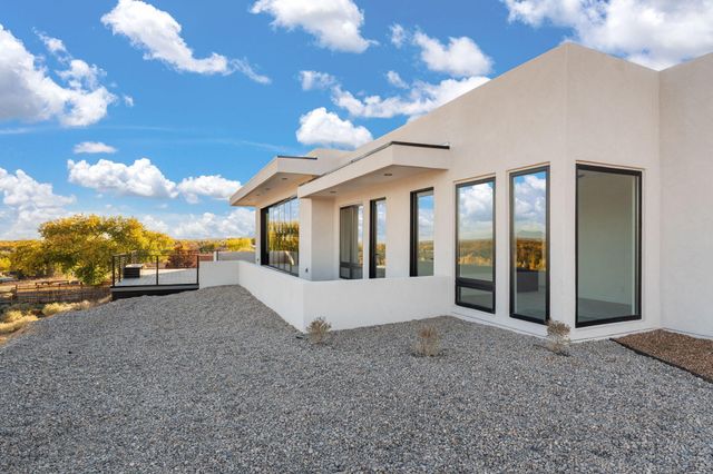 1215 Coronado Road, Corrales, NM 87048