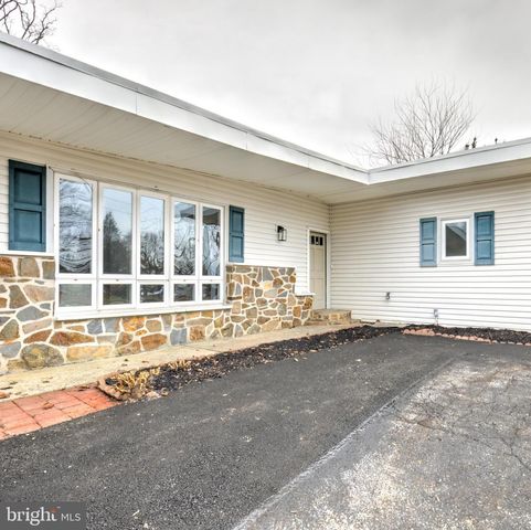 904 S CHESTER RD, West Chester, PA 19382