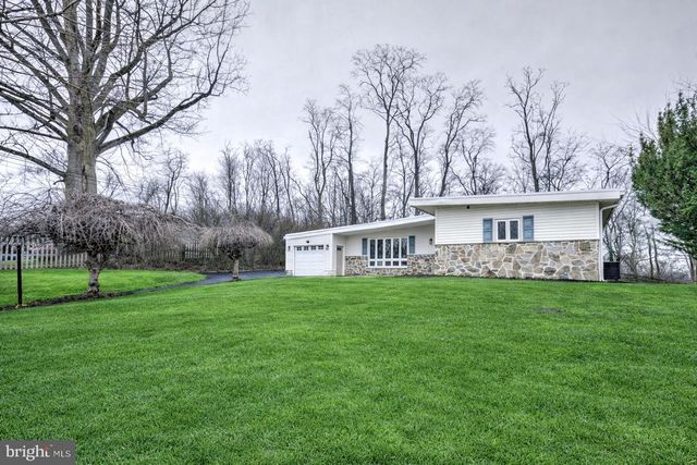 904 S CHESTER RD, West Chester, PA 19382