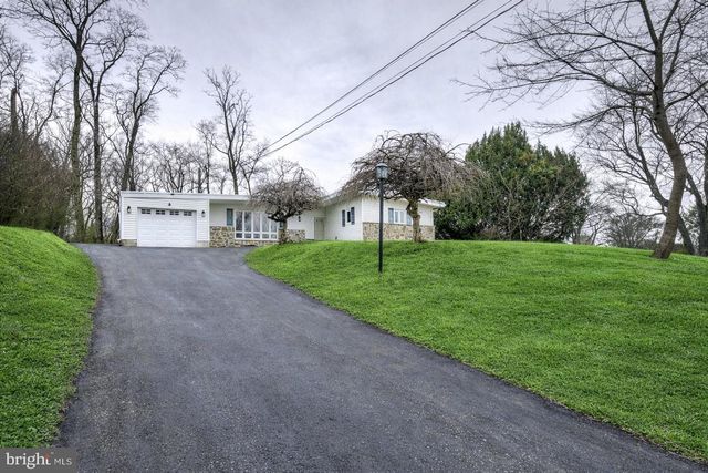904 S CHESTER RD, West Chester, PA 19382