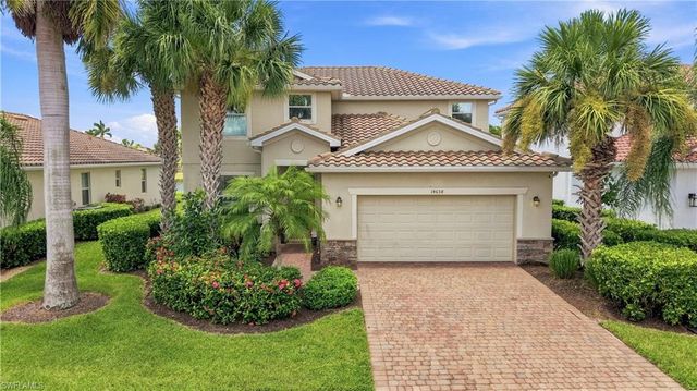 14658 Fern Lake CT, Naples, FL 34114