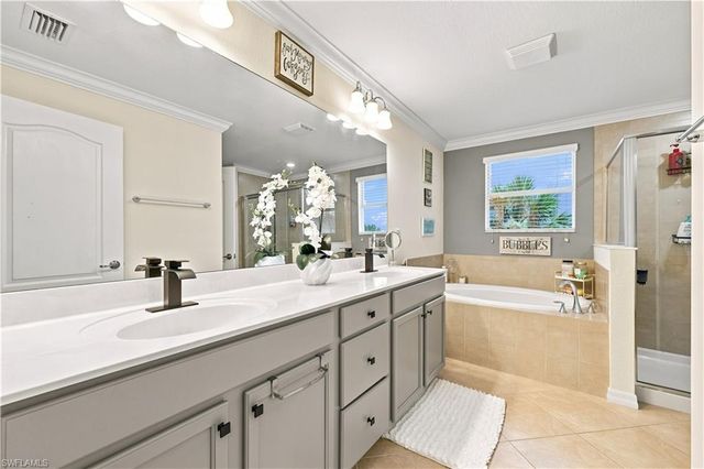 14658 Fern Lake CT, Naples, FL 34114