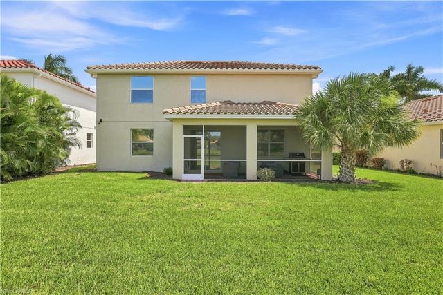 14658 Fern Lake CT, Naples, FL 34114