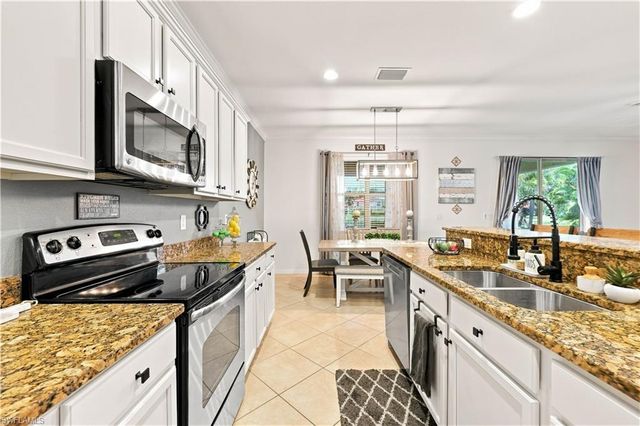 14658 Fern Lake CT, Naples, FL 34114