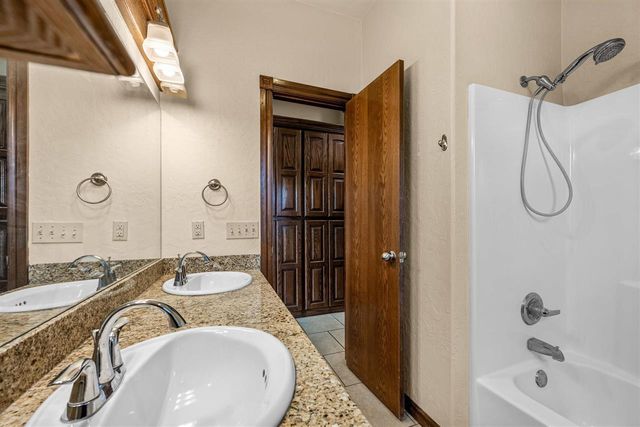 11249 NE Jere Layne, Elgin, OK 73538
