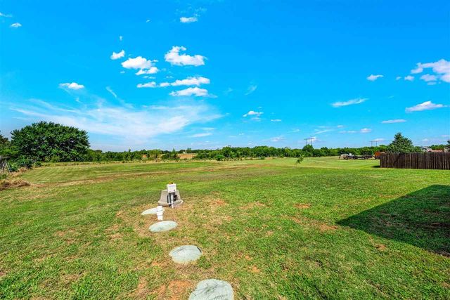 11249 NE Jere Layne, Elgin, OK 73538