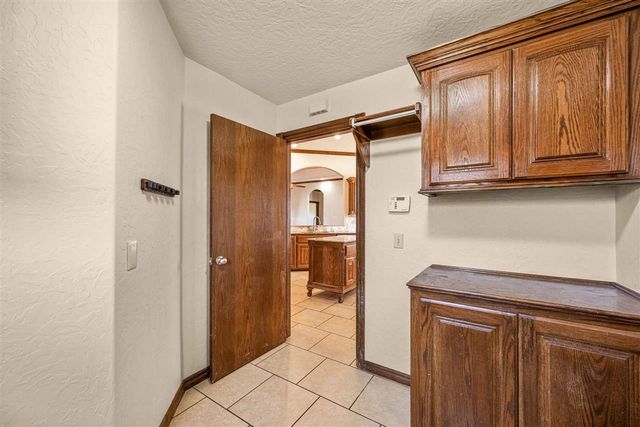 11249 NE Jere Layne, Elgin, OK 73538