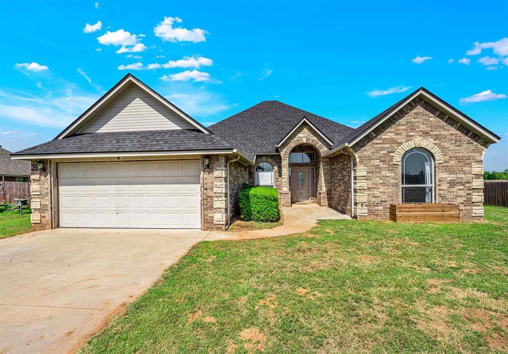 11249 NE Jere Layne, Elgin, OK 73538