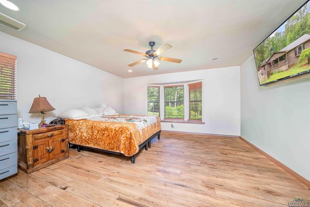 272 Seminole Loop, Jefferson, TX 75657