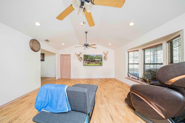 272 Seminole Loop, Jefferson, TX 75657