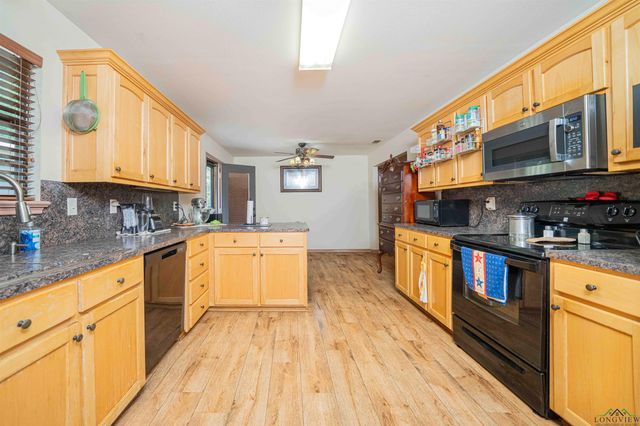 272 Seminole Loop, Jefferson, TX 75657