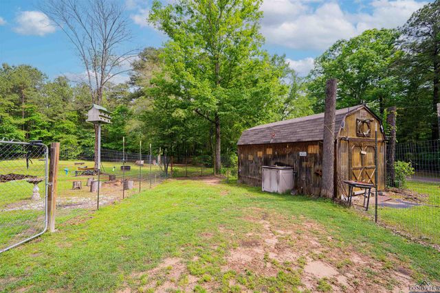 272 Seminole Loop, Jefferson, TX 75657