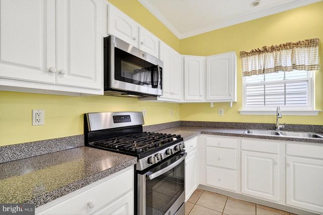 84 RAINFLOWER LA, West Windsor, NJ 08550