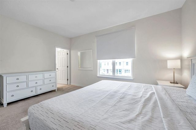 4966 AVALON PARK BOULEVARD, Wesley Chapel, FL 33545