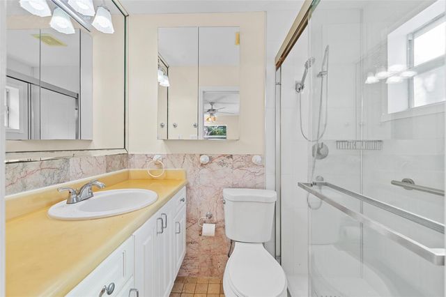 758 NE 13th Ct 7, Fort Lauderdale, FL 33304