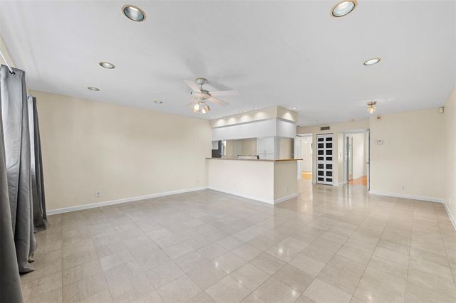 758 NE 13th Ct 7, Fort Lauderdale, FL 33304